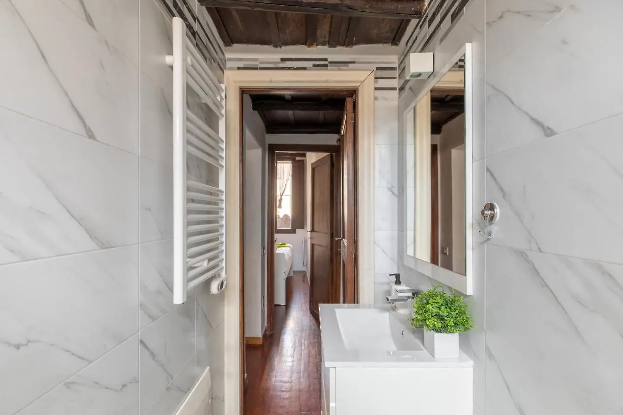 Iflat Lovely Flat In Navona Rome Italy